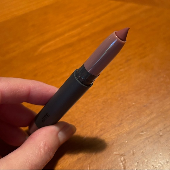 Bite Beauty Matte Creme Lip Crayon Glacé - Picture 8 of 16
